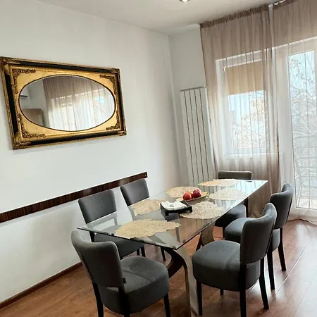 Holidays Vibes - 2 Bedrooms, 2 Bathrooms - Center Apartment Bukarest