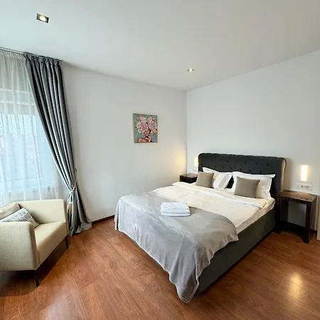 Holidays Vibes - 2 Bedrooms, 2 Bathrooms - Center Apartment Bukarest