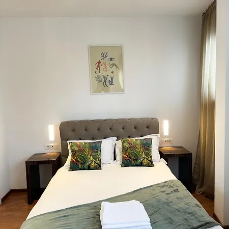 Holidays Vibes - 2 Bedrooms, 2 Bathrooms - Center Бухарест