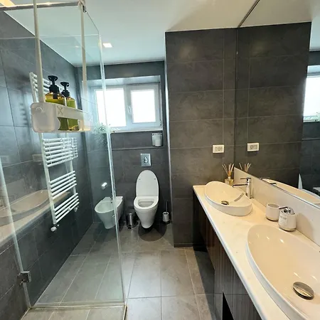 Holidays Vibes - 2 Bedrooms, 2 Bathrooms - Center Apartamento *