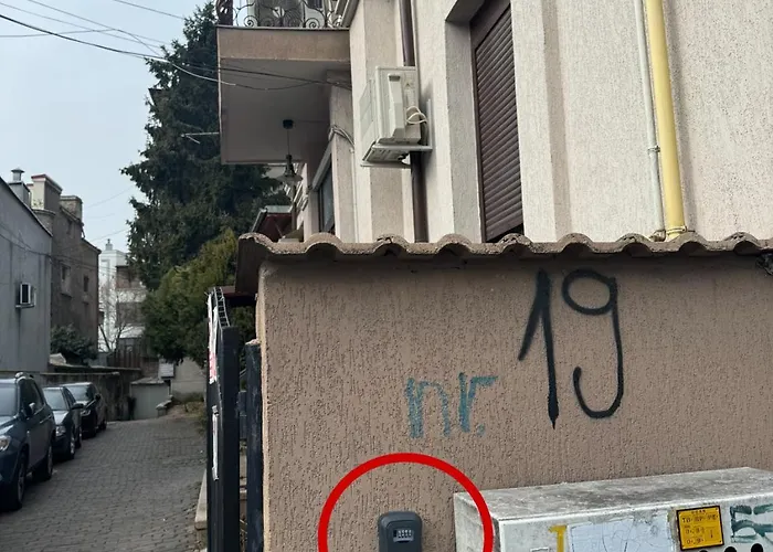 Holidays Vibes - 2 Bedrooms, 2 Bathrooms - Center *