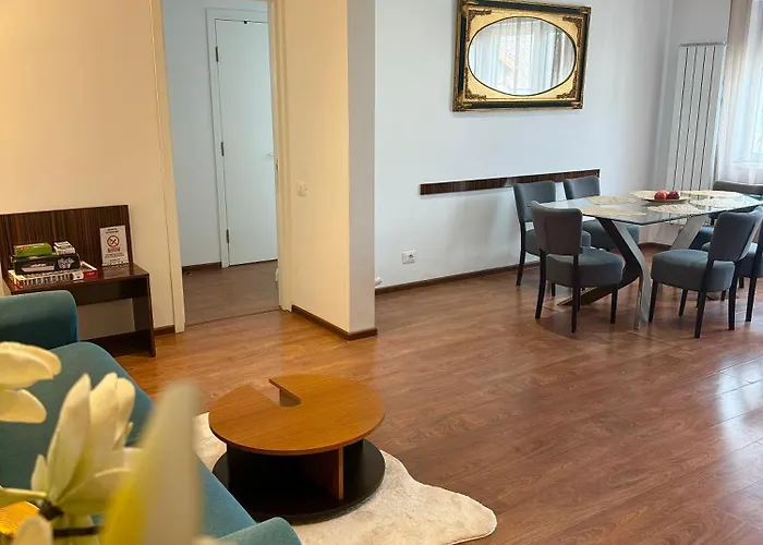 Holidays Vibes - 2 Bedrooms, 2 Bathrooms - Center *