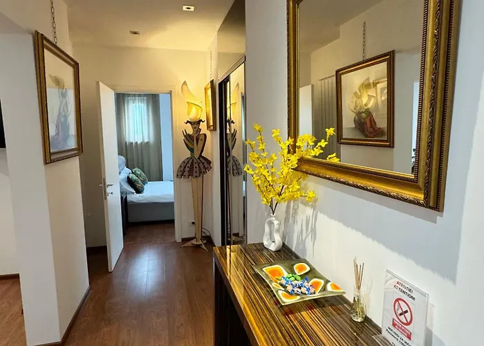 Holidays Vibes - 2 Bedrooms, 2 Bathrooms - Center