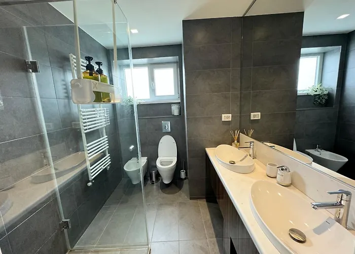 Holidays Vibes - 2 Bedrooms, 2 Bathrooms - Center アパート *