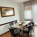 Holidays Vibes - 2 Bedrooms, 2 Bathrooms - Center Apartment Bukarest