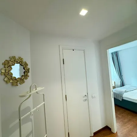 Appartamento Holidays Vibes - 2 Bedrooms, 2 Bathrooms - Center Bucarest